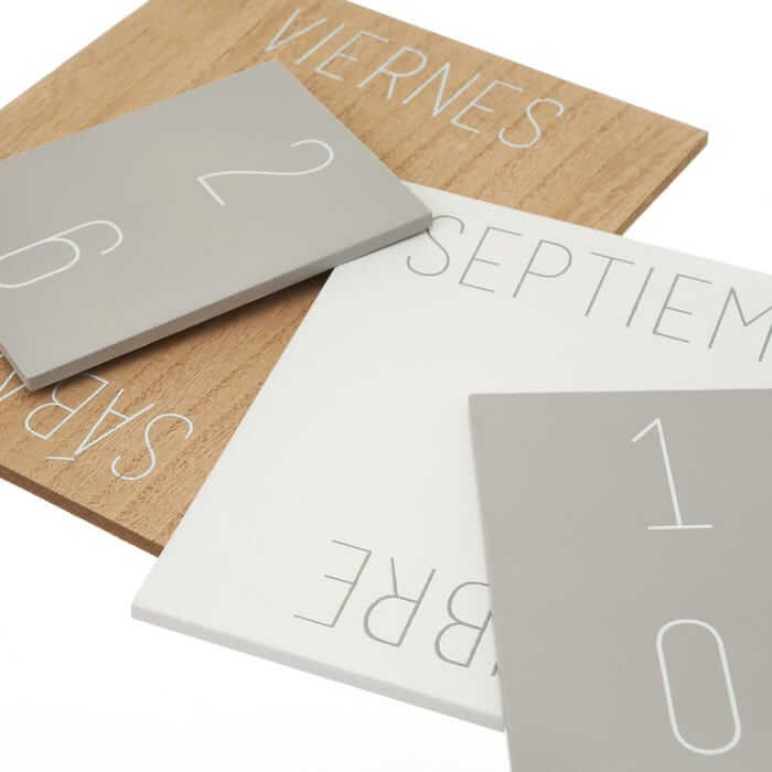 Calendario mdf 21,50 x 6,00 x 26,00 cm